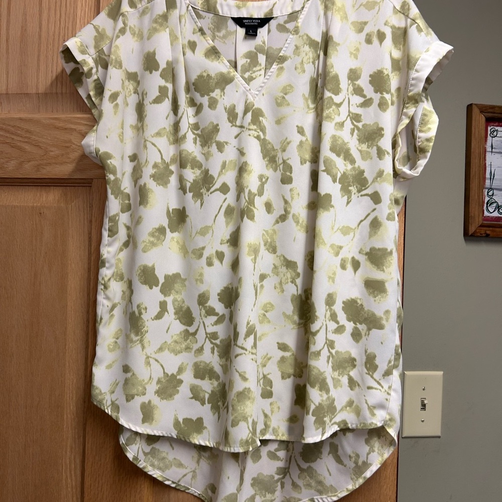 Simply Vera Vera Wang White Short Sleeve Blouse with Mandarin Collar